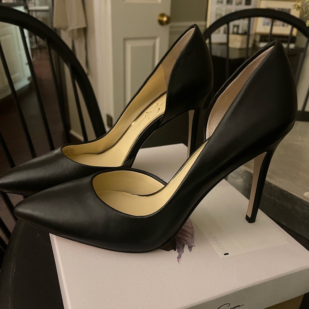 Jessica Simpson Black Pumps